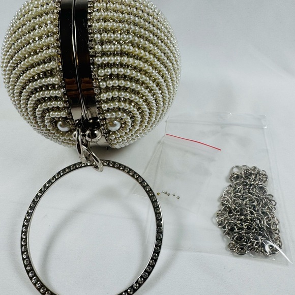 Silver Round Mini Purse Crystals Pearls Hand Or Shoulder. NWOT New Years Ball - Picture 9 of 13